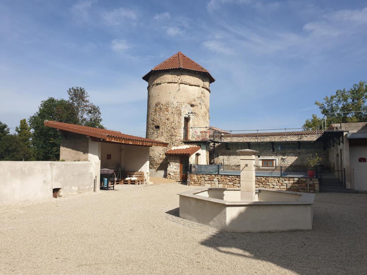 Tour De Charme Atypique Hotel Beauregard-l'Eveque Екстериор снимка