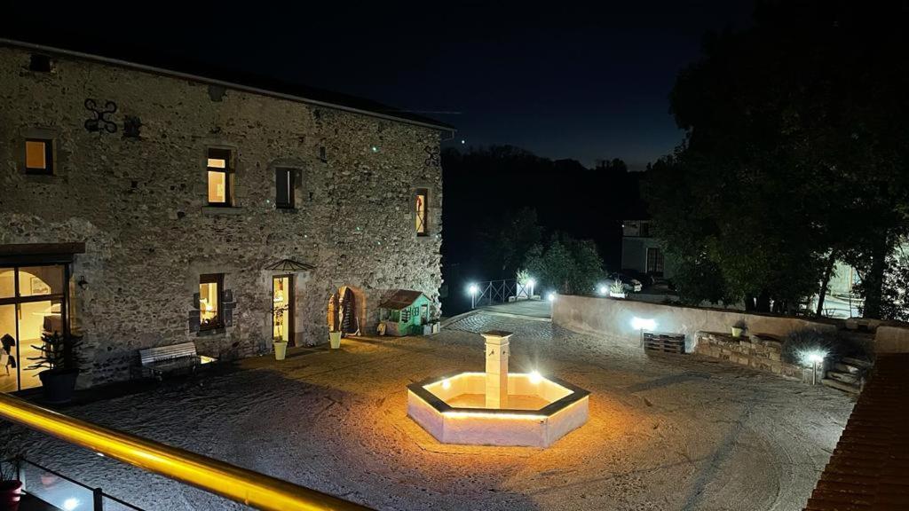 Tour De Charme Atypique Hotel Beauregard-l'Eveque Екстериор снимка